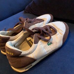 Lacoste brown suede & off-white women’s tennis shoes size 8